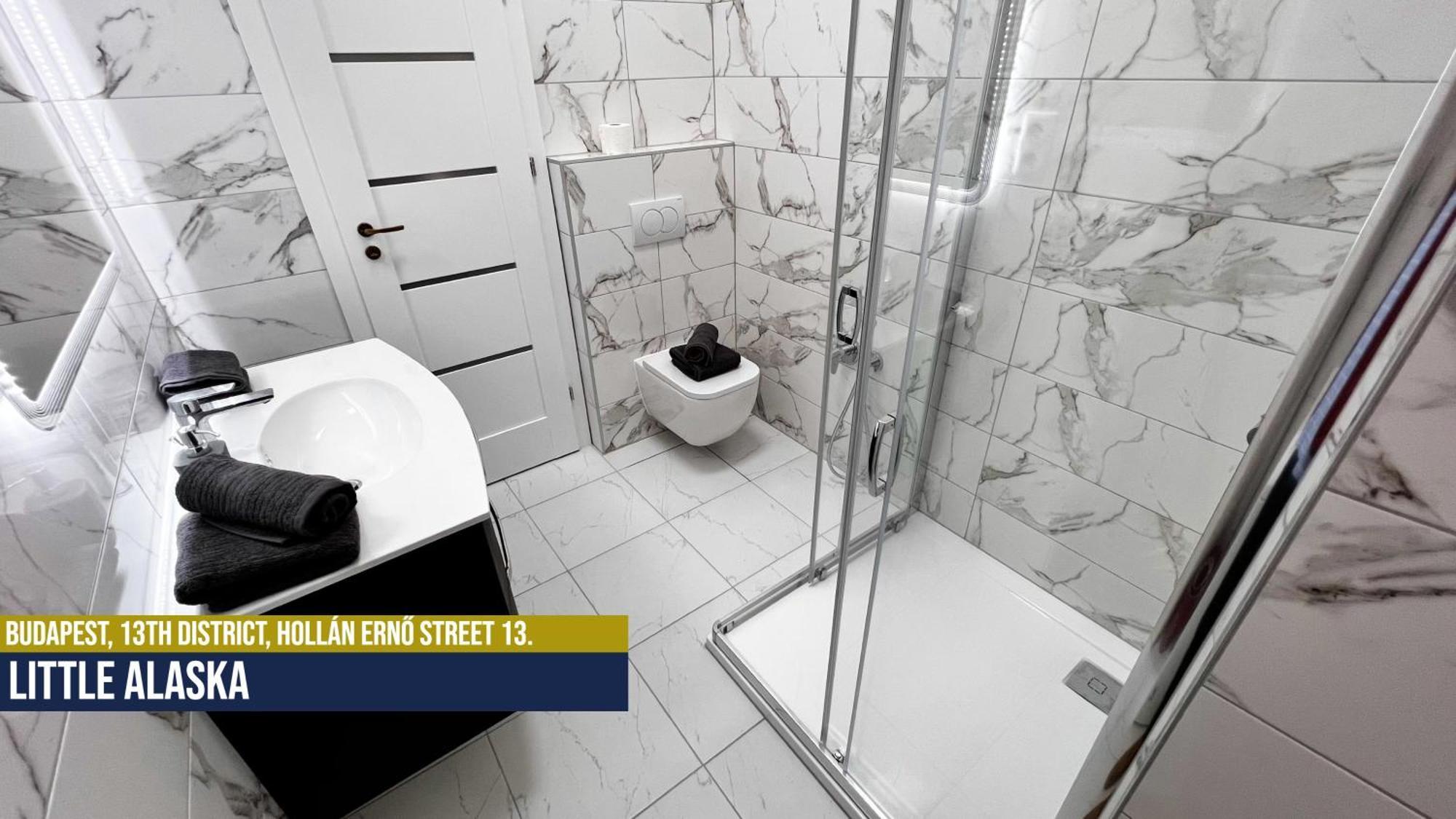 Little Americas Alaska Apartment Budapest Esterno foto