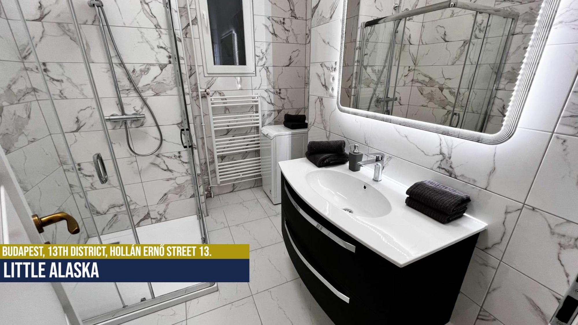 Little Americas Alaska Apartment Budapest Esterno foto